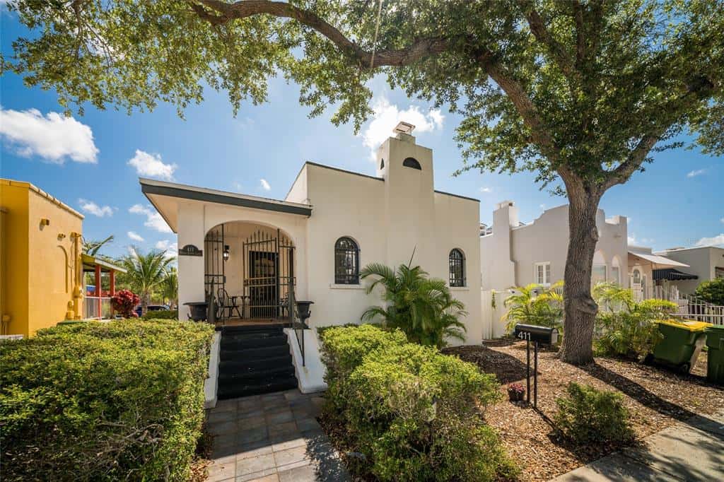 Single Family Residence in SARASOTA