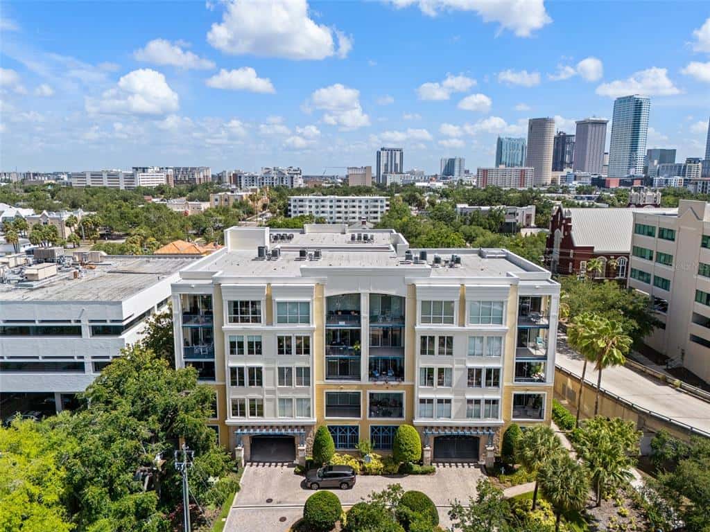 Condominium in TAMPA