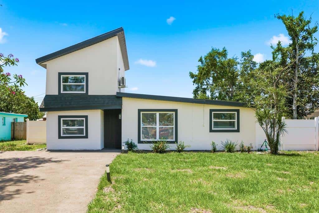 Single Family Residence in SEMINOLE