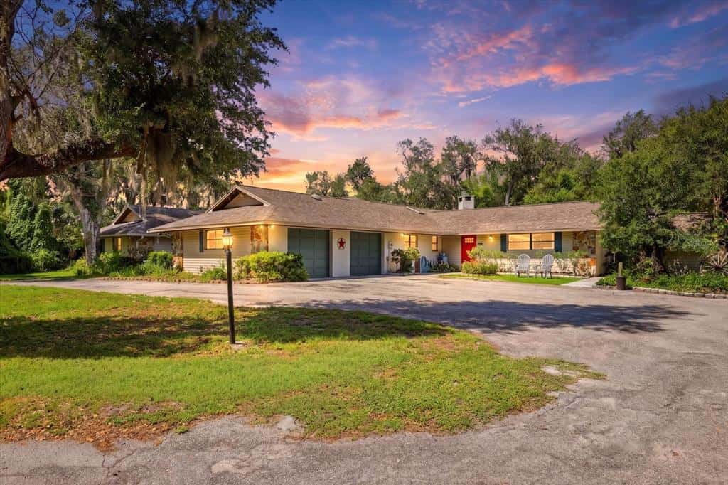 Single Family Residence in SARASOTA