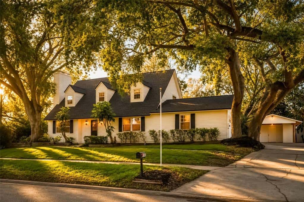 Single Family Residence in TAMPA