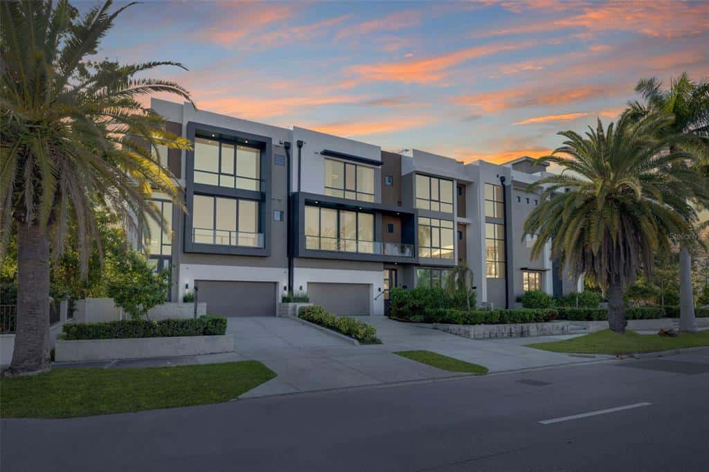 Townhouse in TAMPA