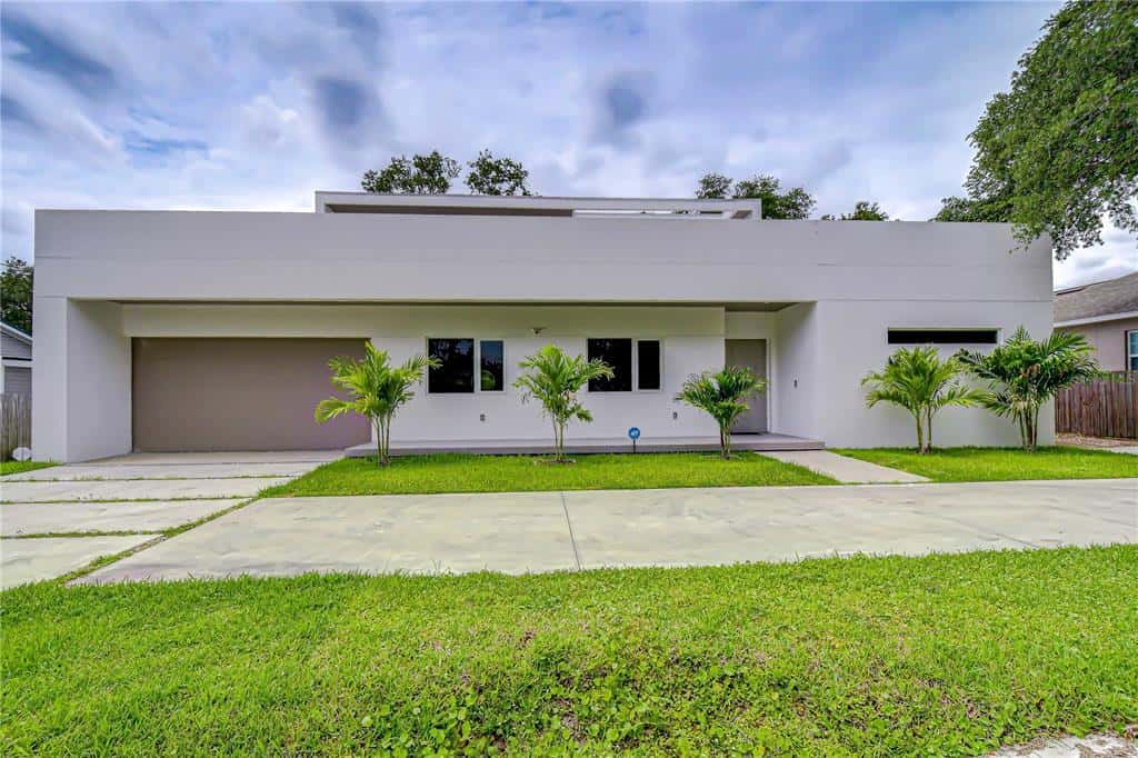 Single Family Residence in TAMPA