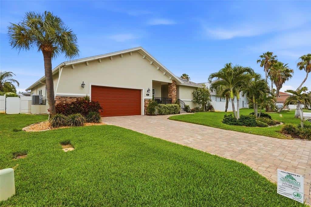 Single Family Residence in TIERRA VERDE