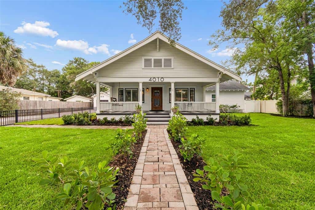 Single Family Residence in TAMPA