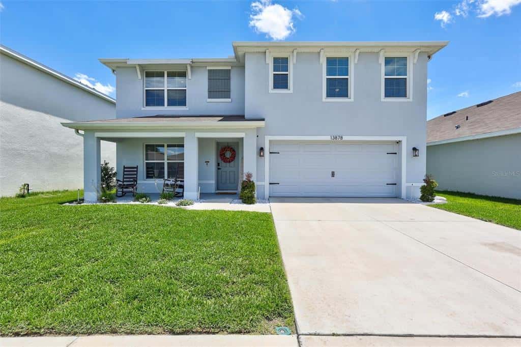 Single Family Residence in DADE CITY