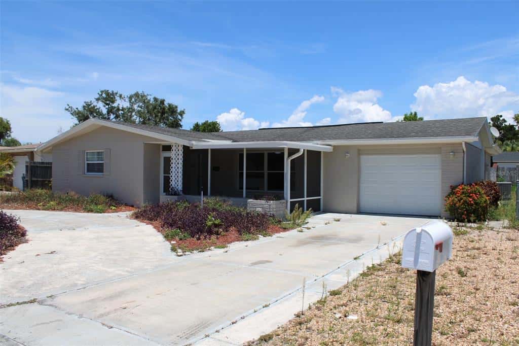 Single Family Residence in HOLIDAY