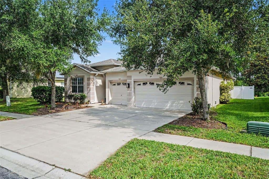 Single Family Residence in TAMPA