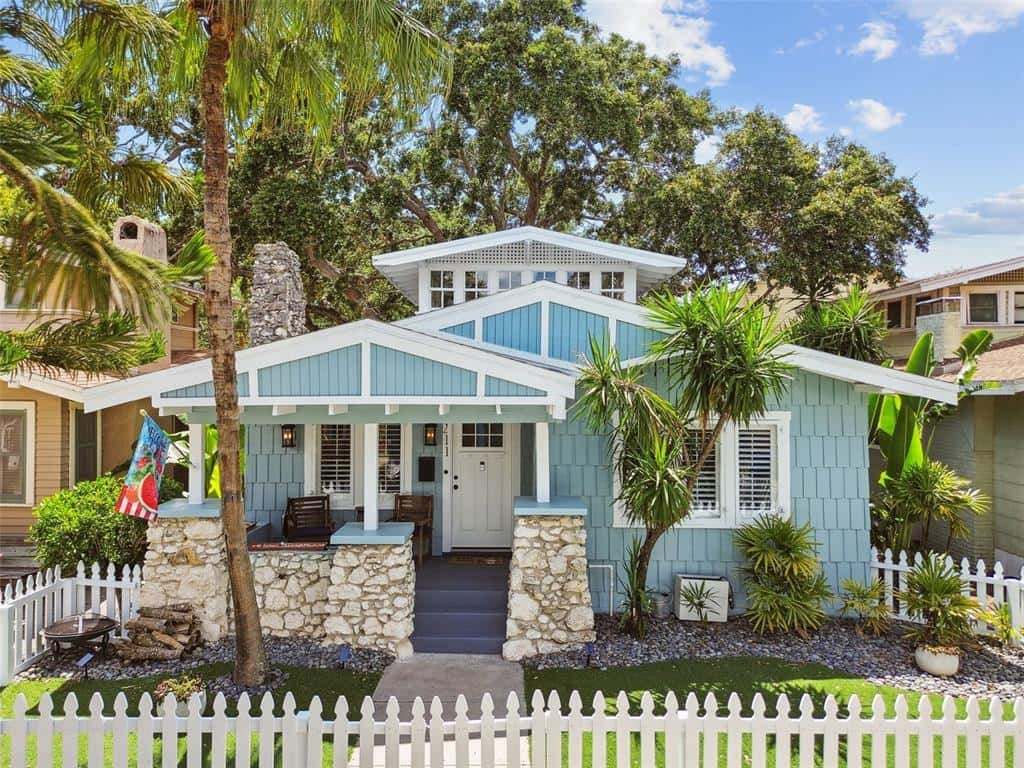 Single Family Residence in TAMPA