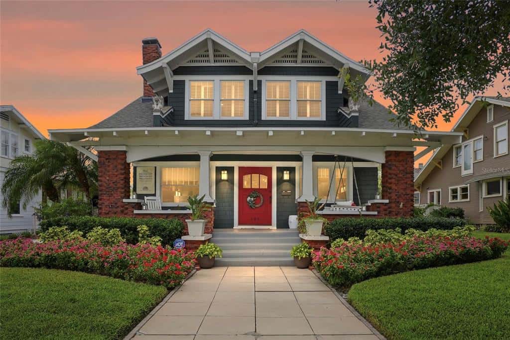 Single Family Residence in TAMPA