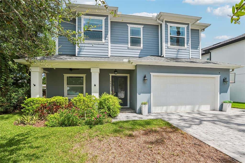 Single Family Residence in TAMPA