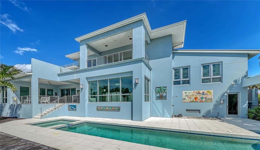 Single Family Residence in LONGBOAT KEY