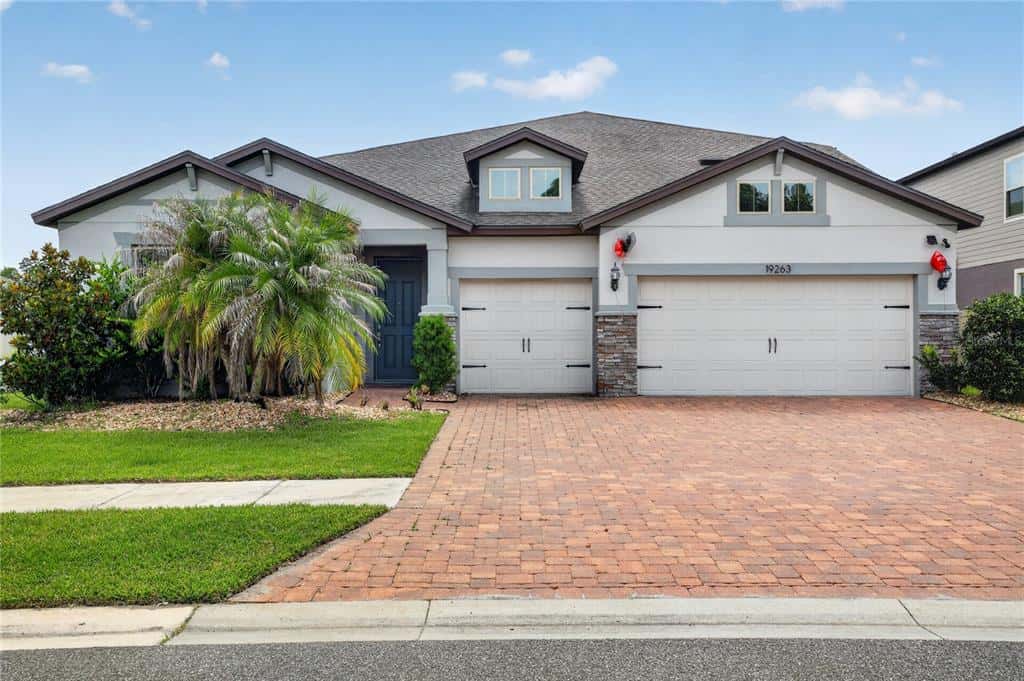 Single Family Residence in TAMPA