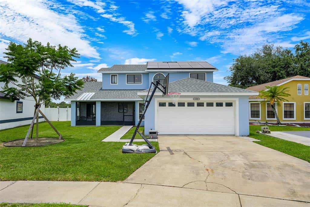 Single Family Residence in ORLANDO
