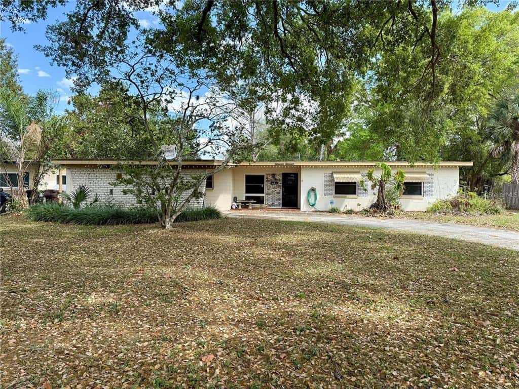 Single Family Residence in ORLANDO