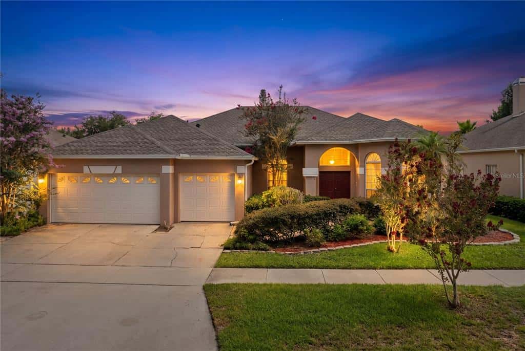 Single Family Residence in ORLANDO