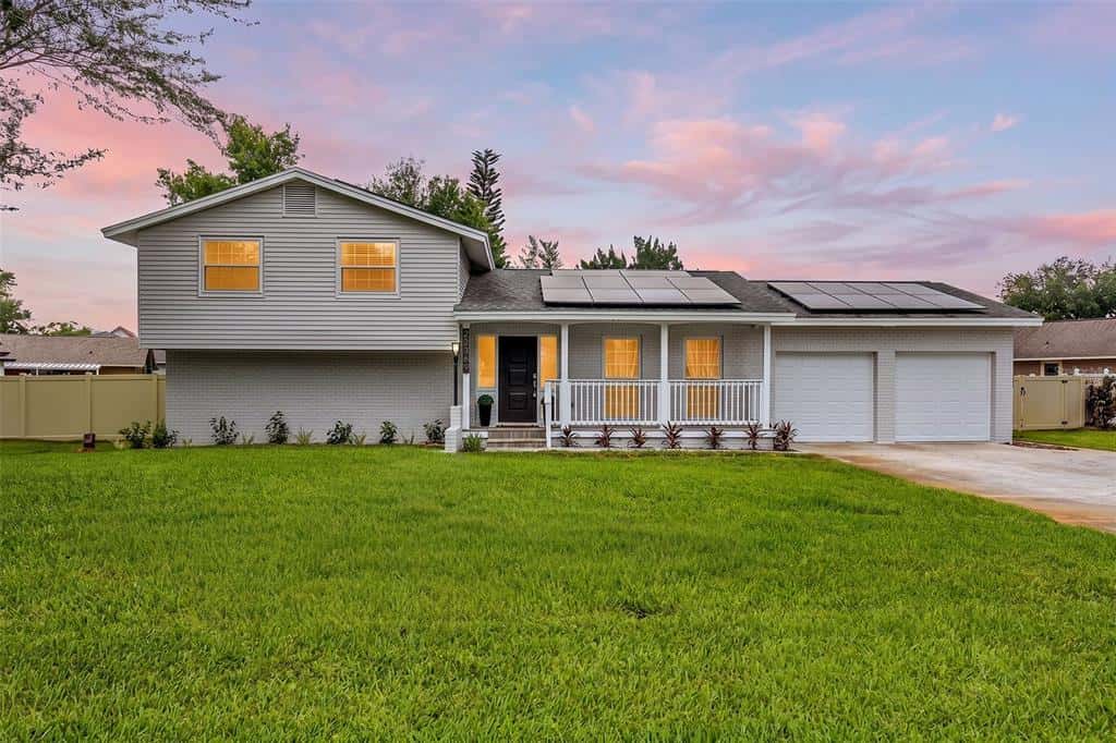 Single Family Residence in LAND O LAKES