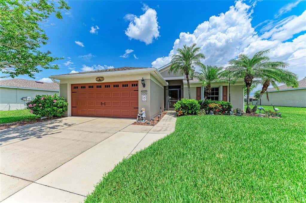 Single Family Residence in PARRISH