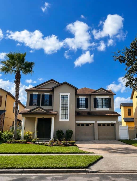 Single Family Residence in ORLANDO