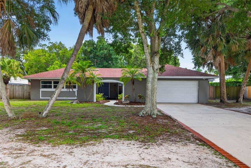 Single Family Residence in CLEARWATER
