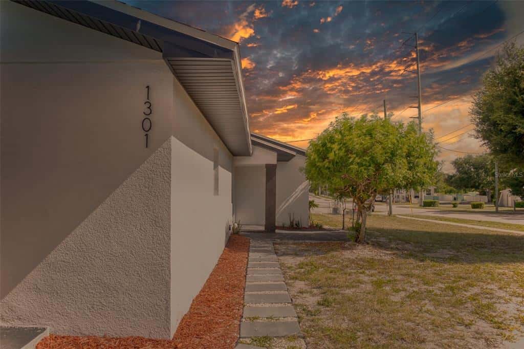 Single Family Residence in CLEARWATER