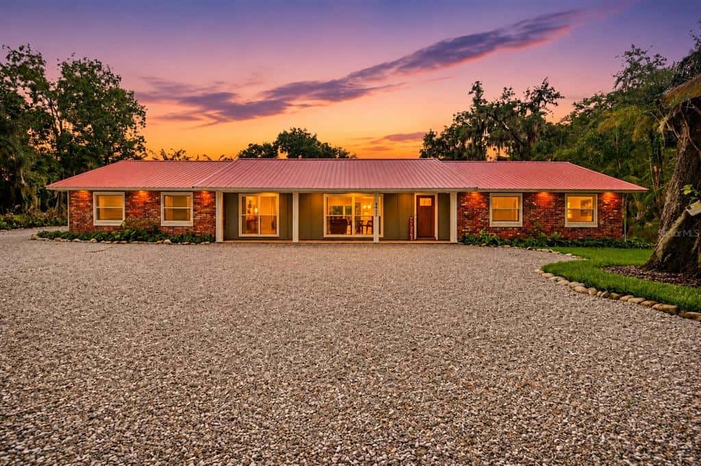 Single Family Residence in AUBURNDALE