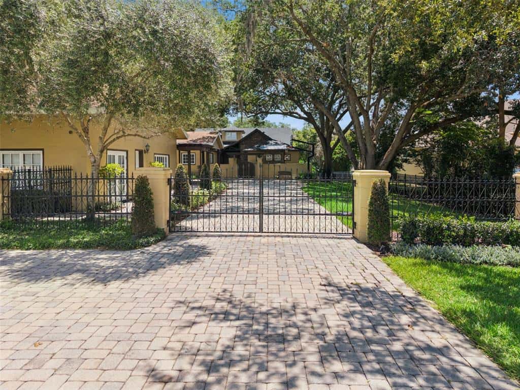 Single Family Residence in WINDERMERE