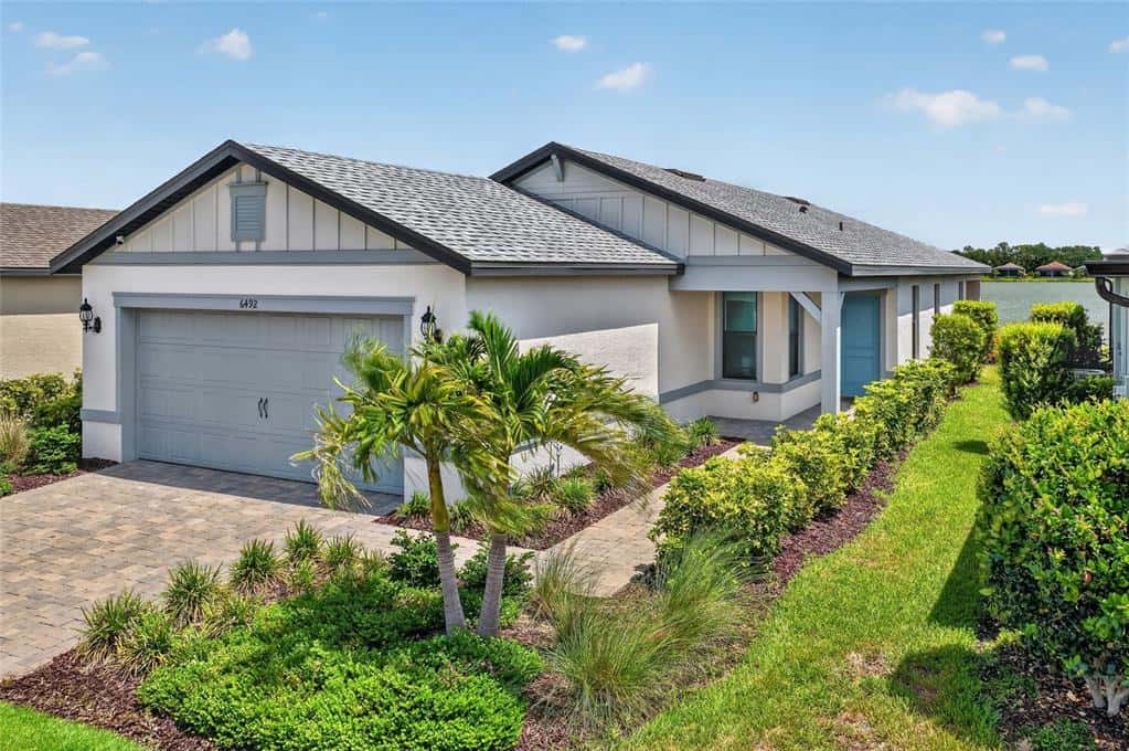 Single Family Residence in SARASOTA
