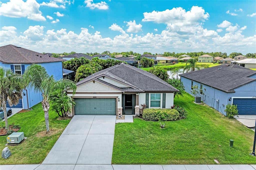 Single Family Residence in PARRISH
