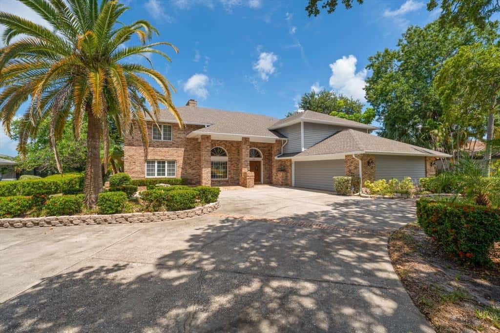 Single Family Residence in LARGO