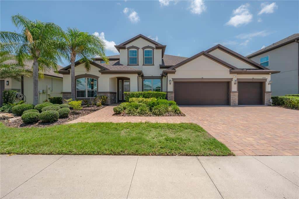 Single Family Residence in RIVERVIEW