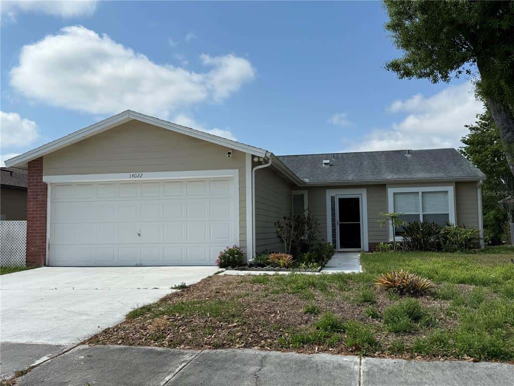 Single Family Residence in TAMPA