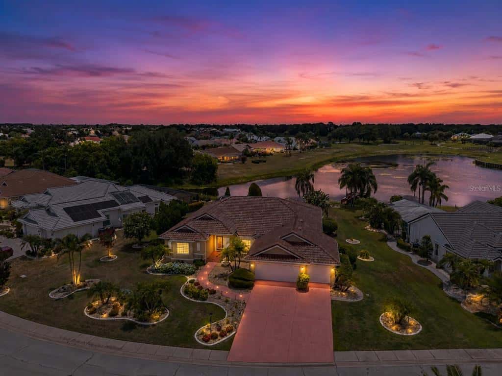 Single Family Residence in SUN CITY CENTER