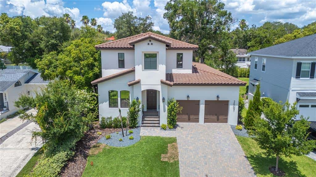 Single Family Residence in LAKELAND