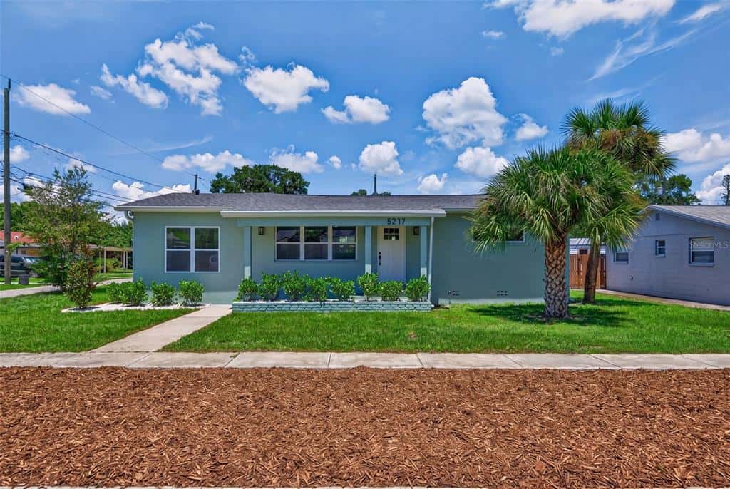 Single Family Residence in GULFPORT