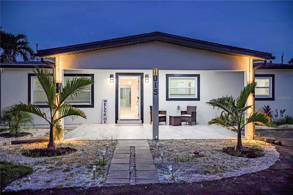 Single Family Residence in ST PETE BEACH