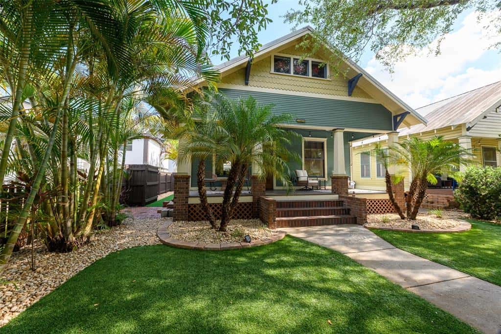 Single Family Residence in TAMPA