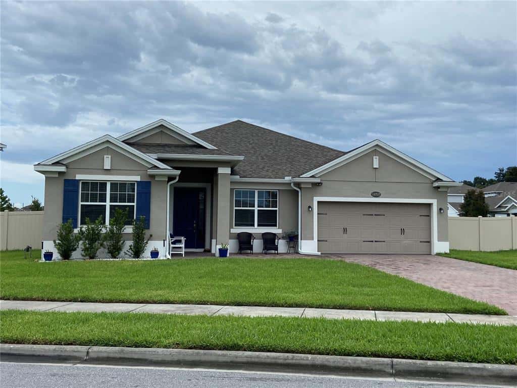 Single Family Residence in WINTER GARDEN