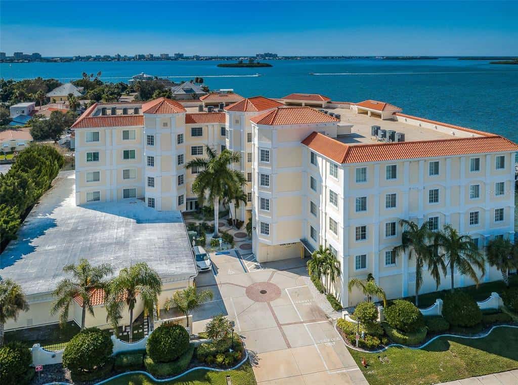 Condominium in CLEARWATER