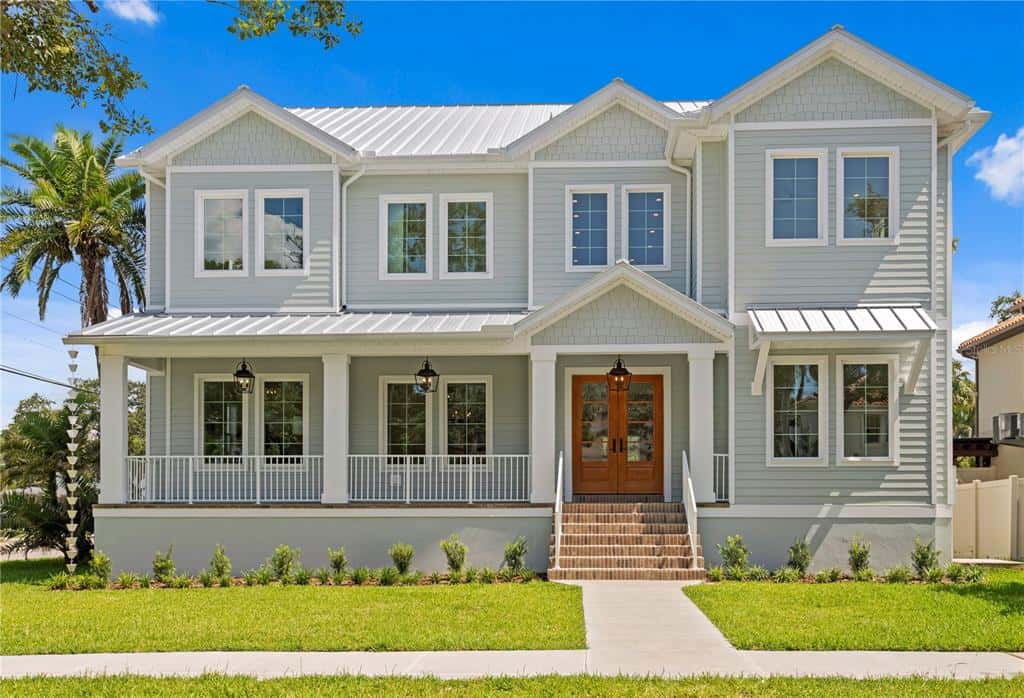 Single Family Residence in TAMPA