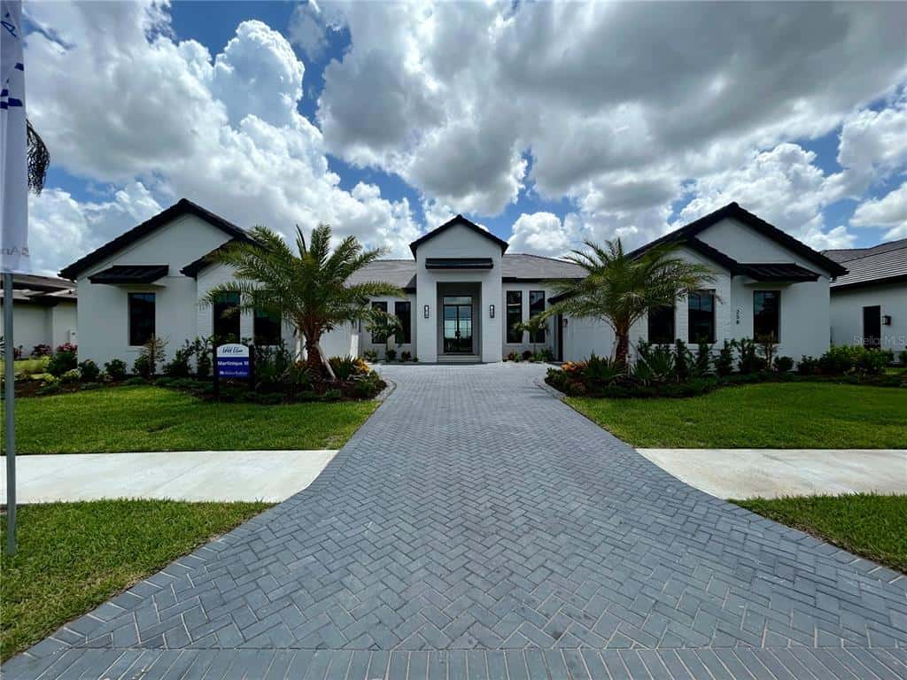 Single Family Residence in SARASOTA