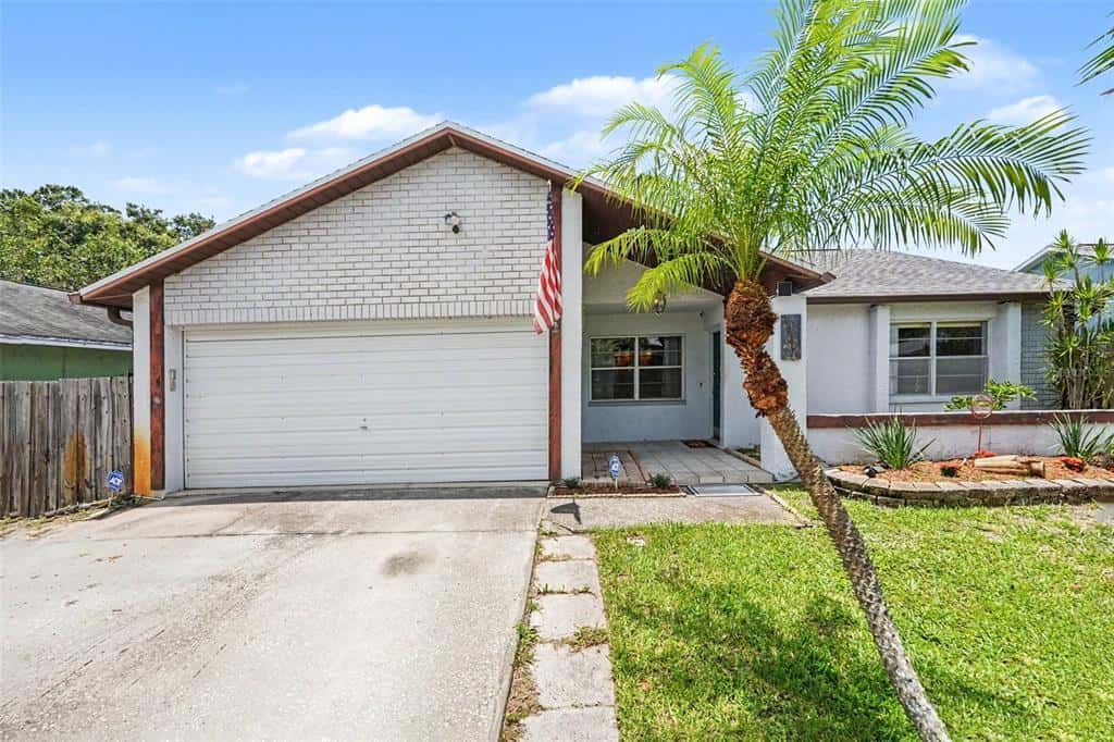 Single Family Residence in LARGO