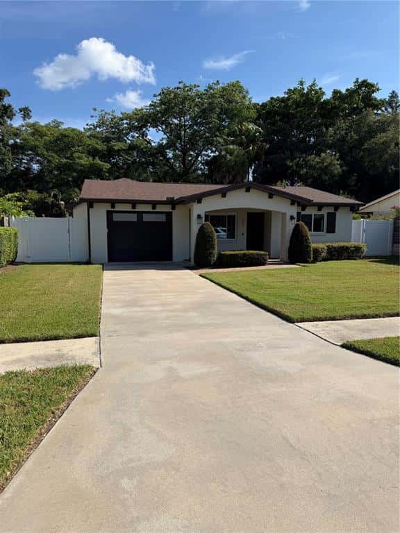 Single Family Residence in SAFETY HARBOR