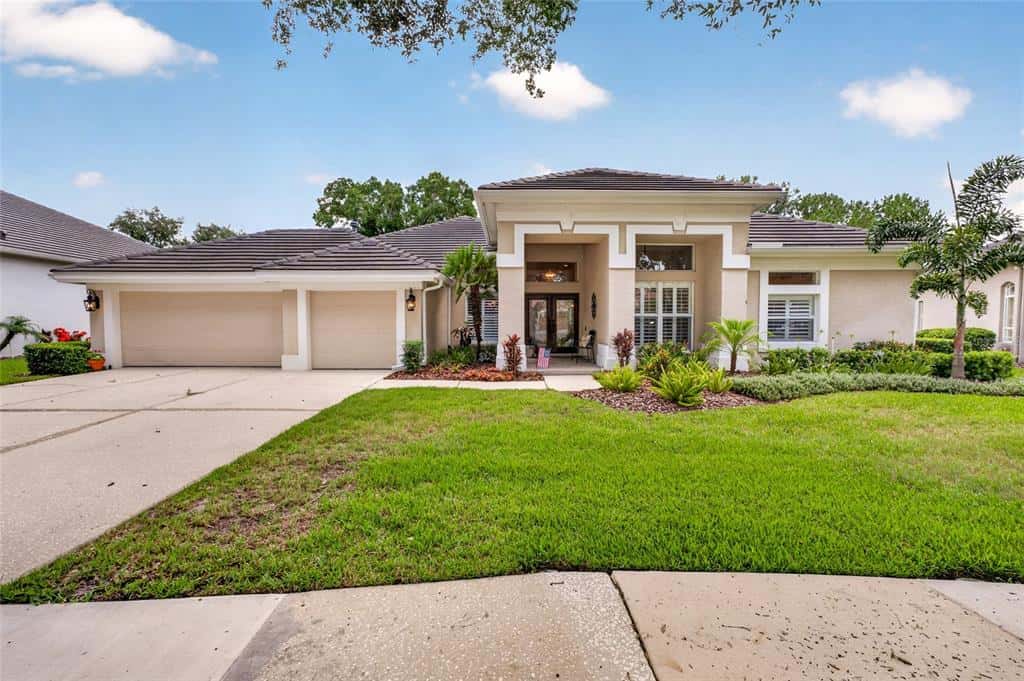 Single Family Residence in TAMPA