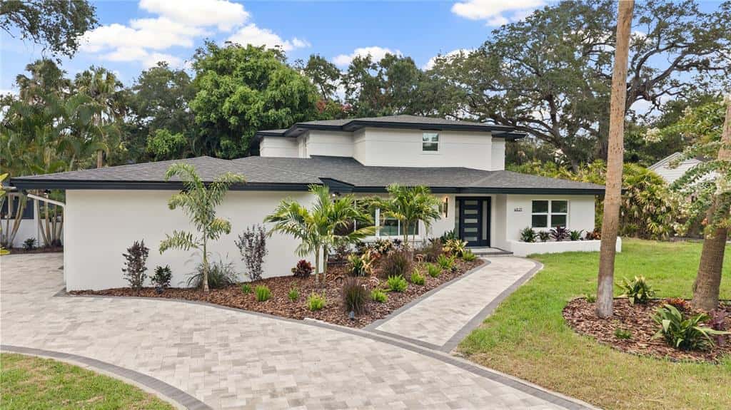 Single Family Residence in TAMPA