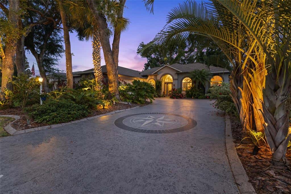 Single Family Residence in PARRISH