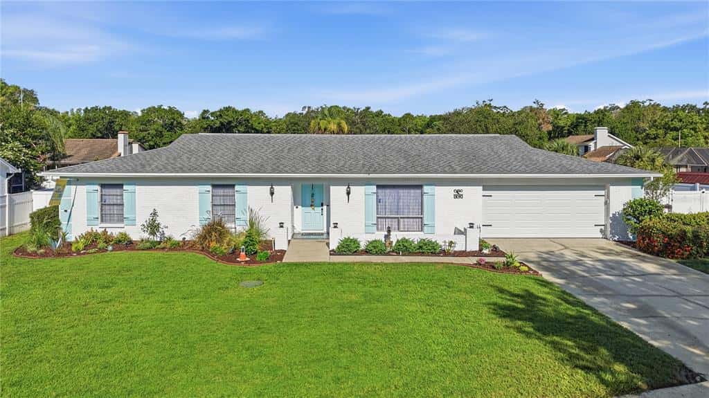 Single Family Residence in TAMPA