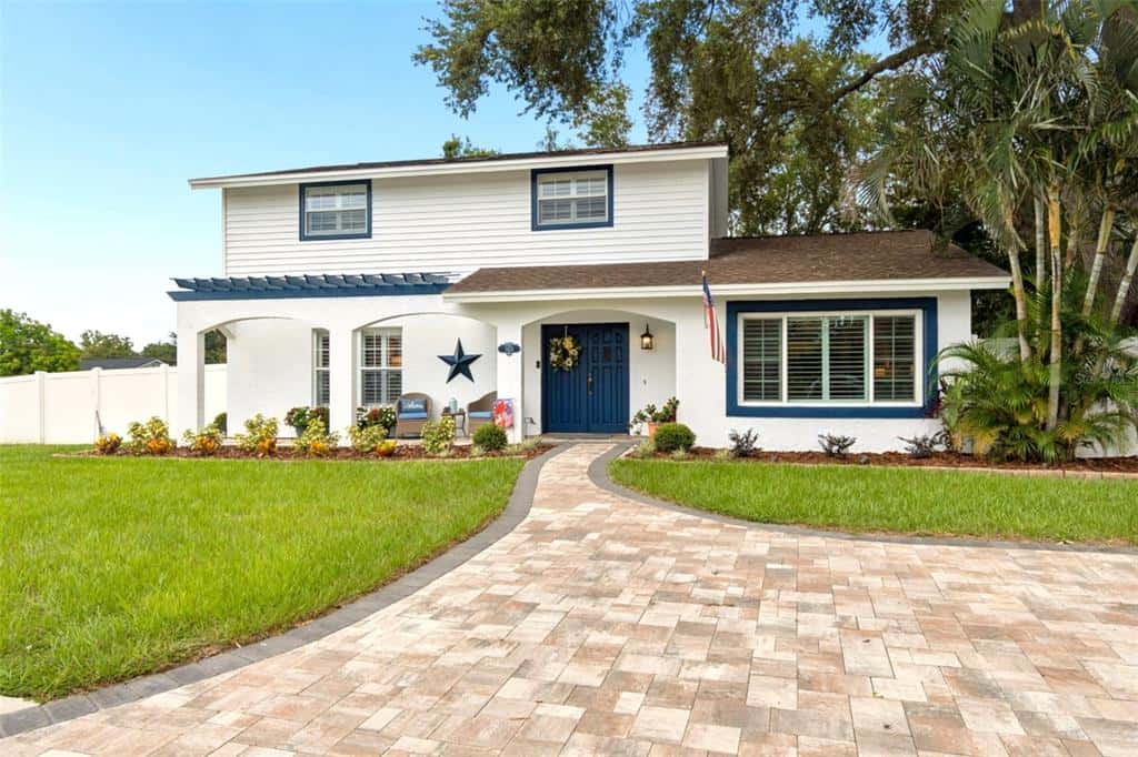 Single Family Residence in TAMPA