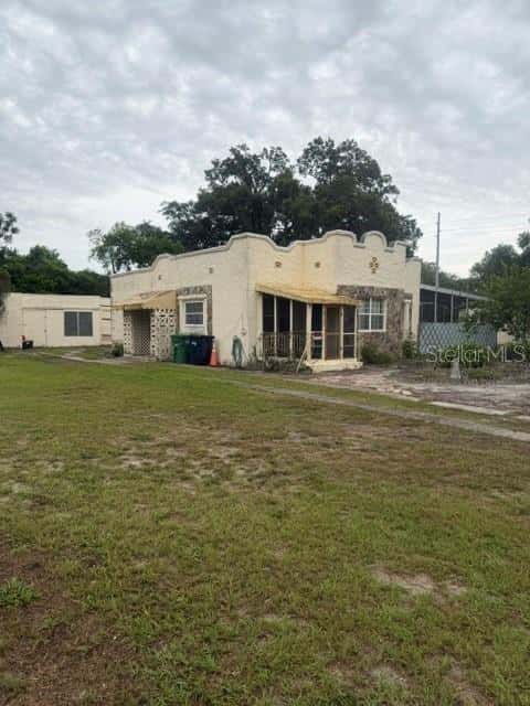 Single Family Residence in TAMPA