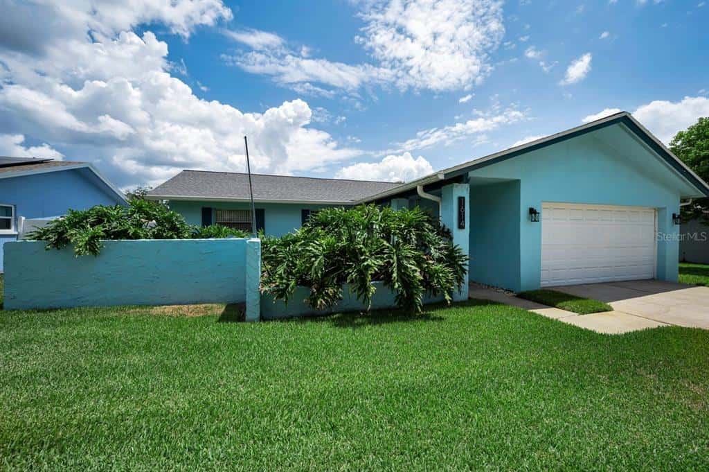 Single Family Residence in DUNEDIN